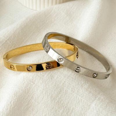 دستبند بنگل کارتیر لاو نگین دار