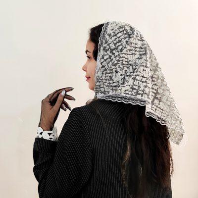 روسری سه گوش از جنس تور رنگ طوسی