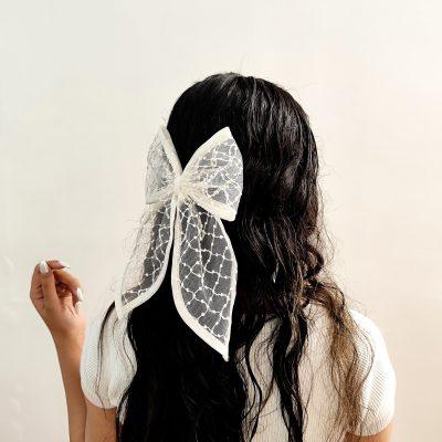 گیره مو پاپیونی توی رنگ سفید