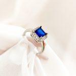انگشتر جواهری با نگین آبی