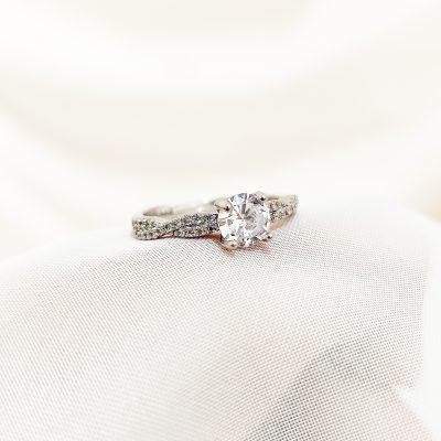 انگشتر حواهری سفید