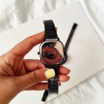 تصویر ساعت از پشت