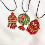 مجموعه ای از گردنبند های یلدایی