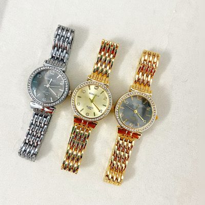 ساعت زنانه دور نگین